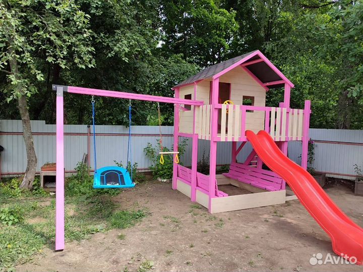 Детские деревянный домик на сваях