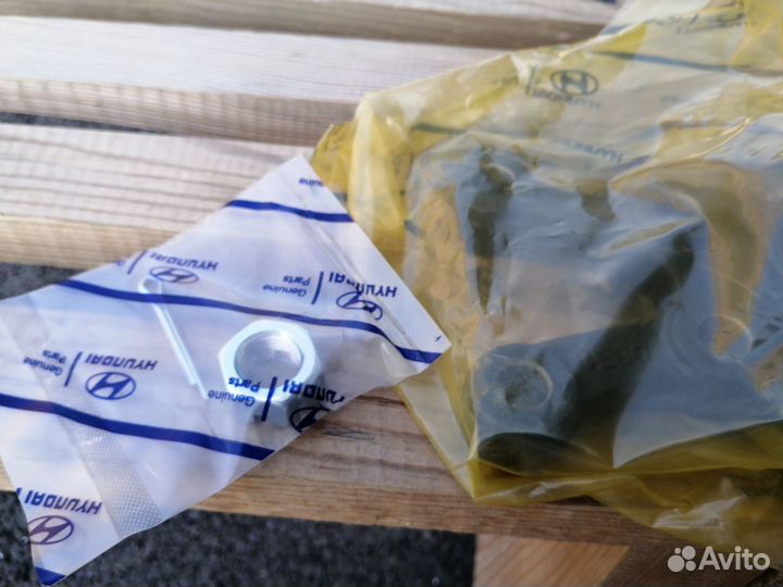 Шаровая опора нижняя правая Н-1, Старекс. Новая