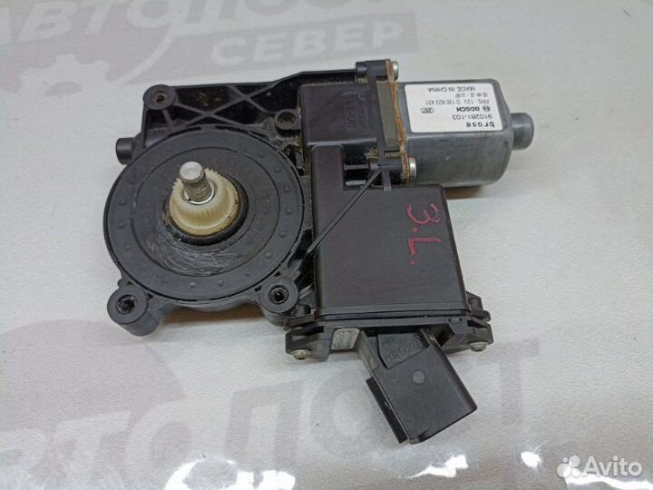 Моторчик стеклоподъемника задний левый Geely
