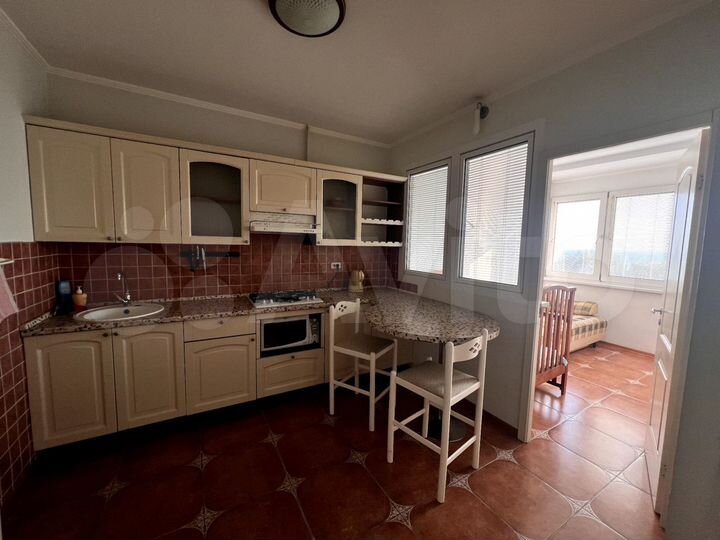 2-к. квартира, 48 м², 5/9 эт.