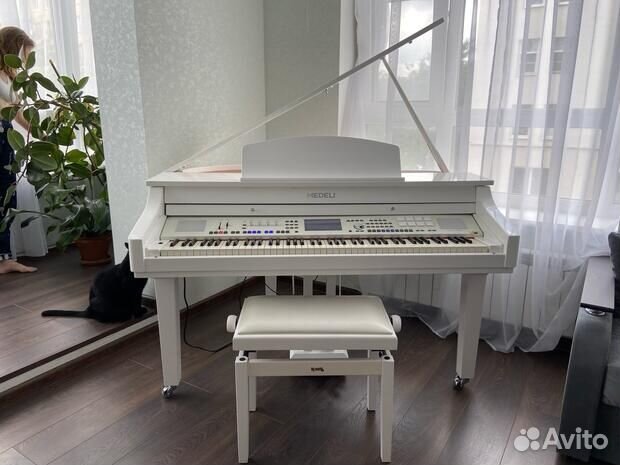 Белый рояль Medeli1000 в аренду