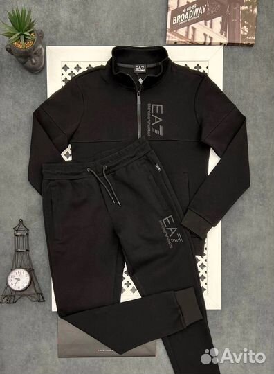 Спортивный костюм мужской ea7