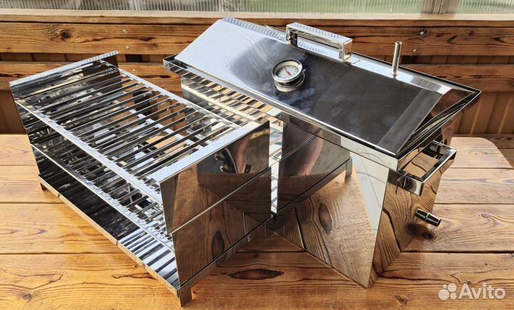 Коптильня горячего копчения с гидрозатвором