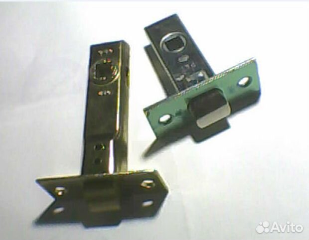 Дверные: две петли,две защелки,ригель, планки