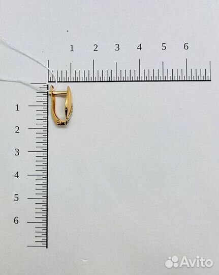 Золотые серьги с камнем