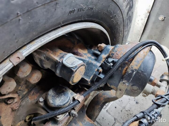 Суппорт передний правый 2015г