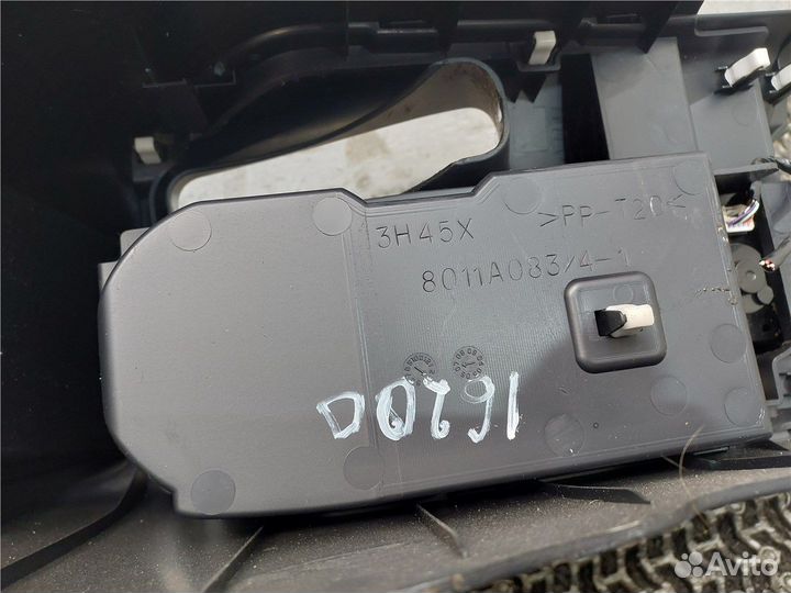 Консоль салона Mitsubishi Outlander XL, 2007