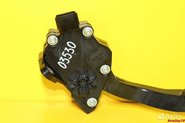 Lexus RX450h Педаль акселератора