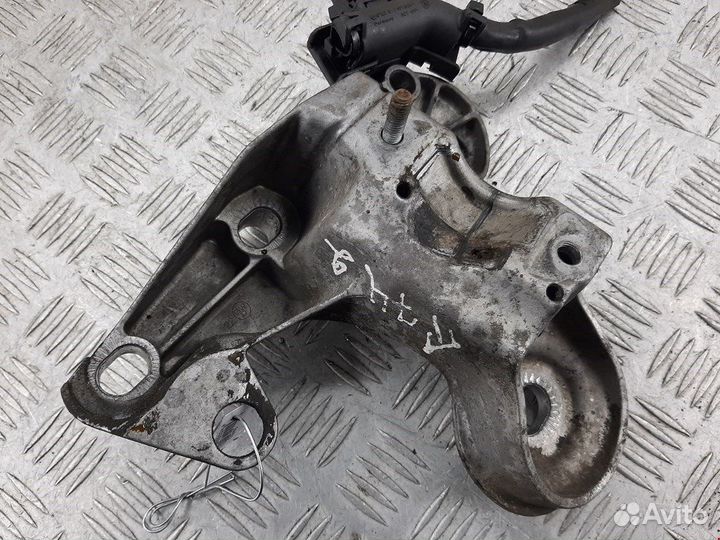 Кронштейн для Volkswagen Passat 5