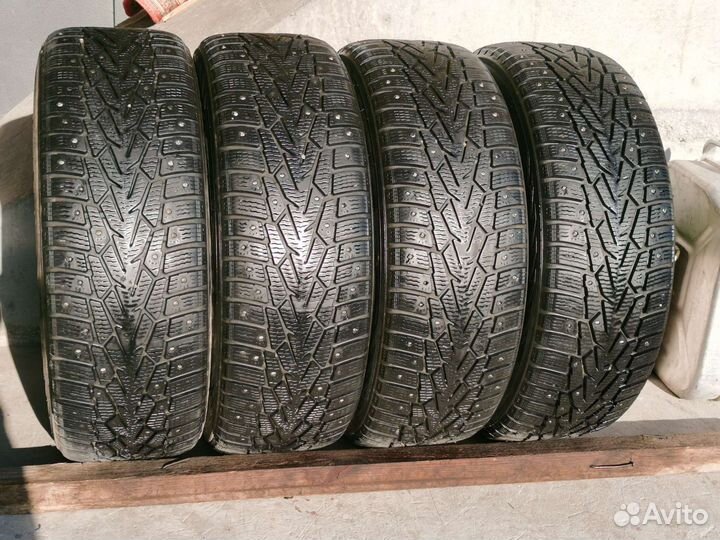 Nokian Tyres Hakkapeliitta 7 215/65 R16