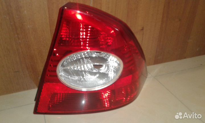 Фонарь задний правый Ford Focus