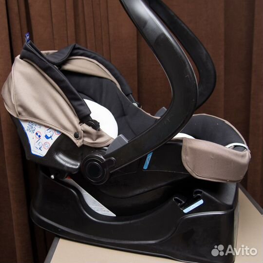 Автолюлька Chicco auto-fix fast с вкладышем от 0