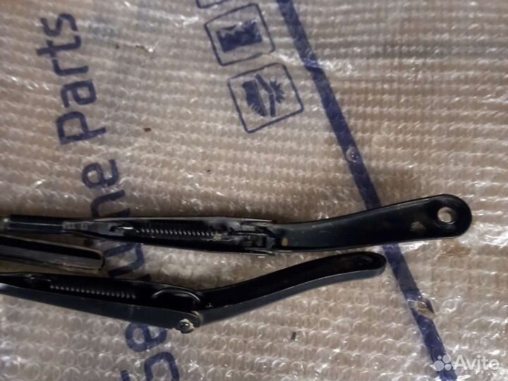 Рено сандеро- поводки дворников