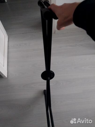 Стойка для синтезатора