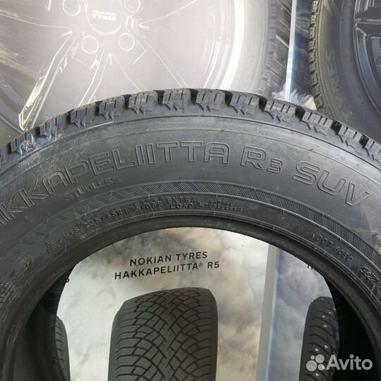 Nokian Tyres Hakkapeliitta R3 SUV 235/65 R17 R