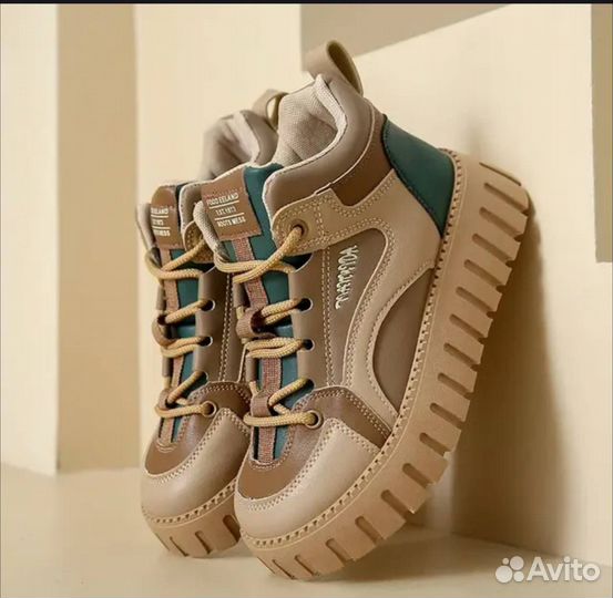 Кроссовки женские 39 размер