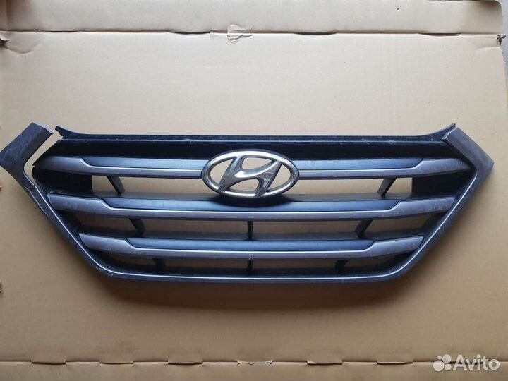 Решётка Радиатора/Эмблема Hyundai Tucson