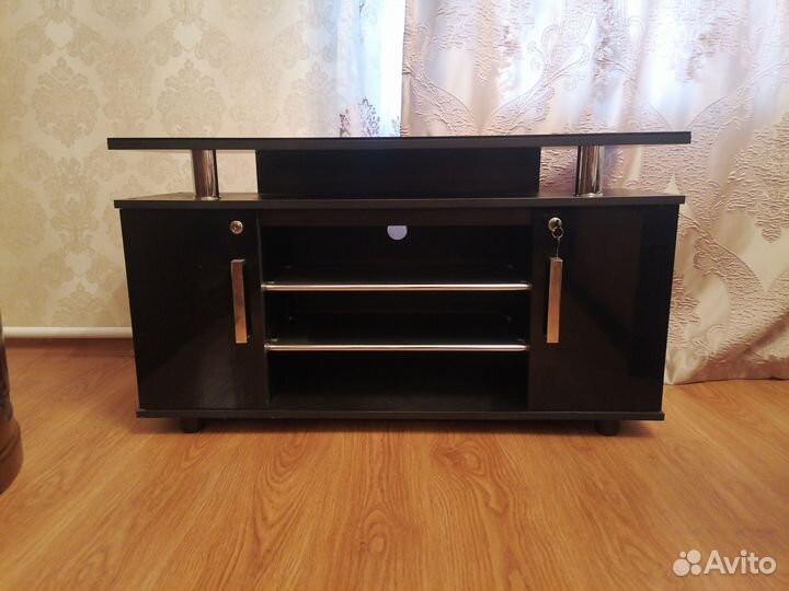 Тумба под телевизор