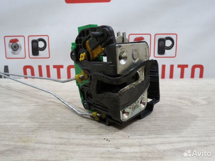 Замок двери задний Hyundai Solaris