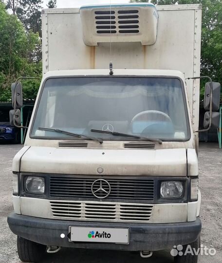 Mercedes-Benz 410D, 1990