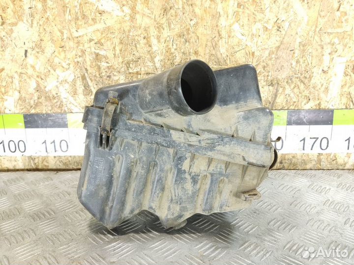 Корпус воздушного фильтра Toyota Corolla e10