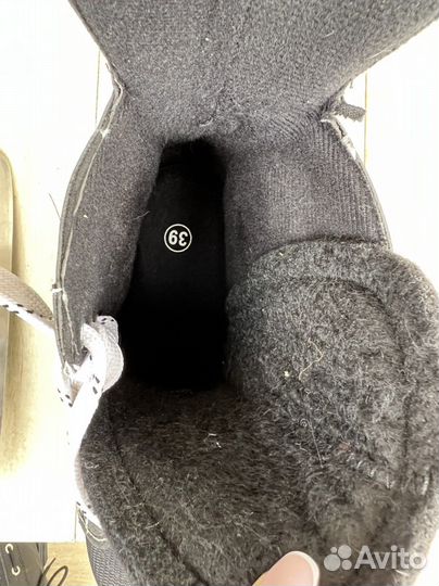 Коньки хоккейные