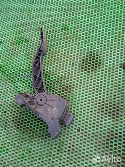 Педаль газа Mitsubishi Colt