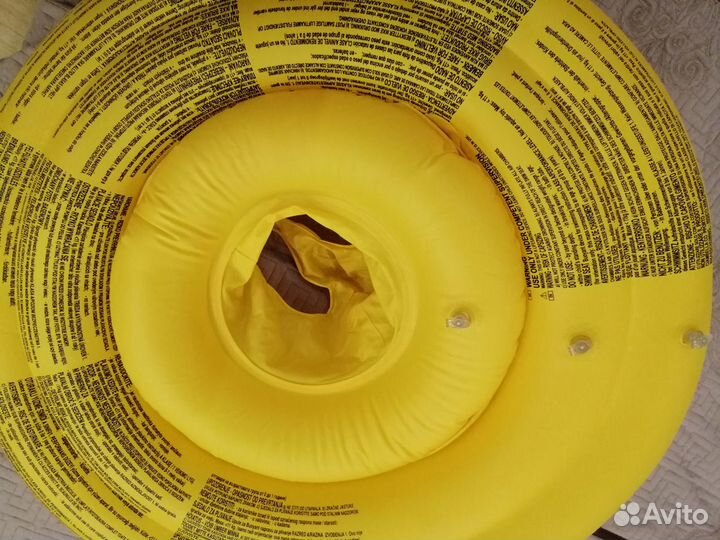 Круг для малышей с прорезями для ножек