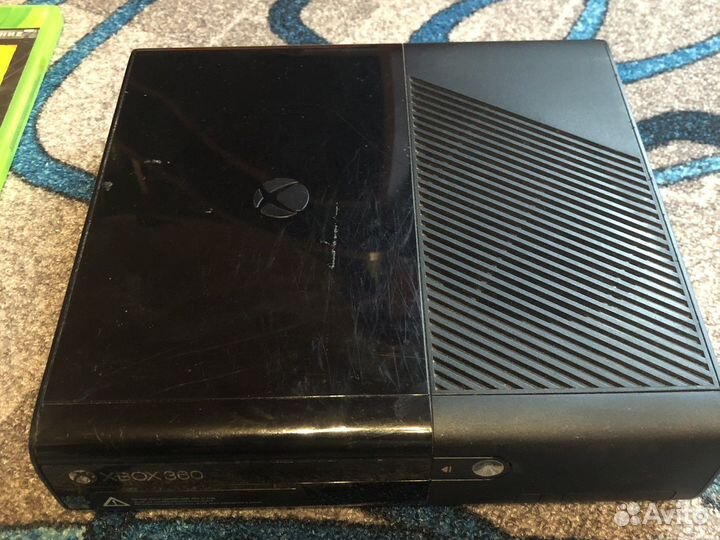 Xbox 360 + 2 игры