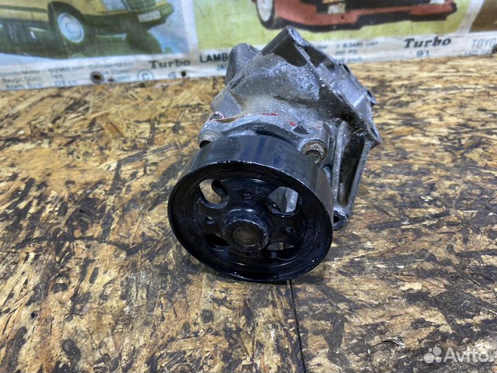 Помпа системы охлаждения Ниссан Премьера P12