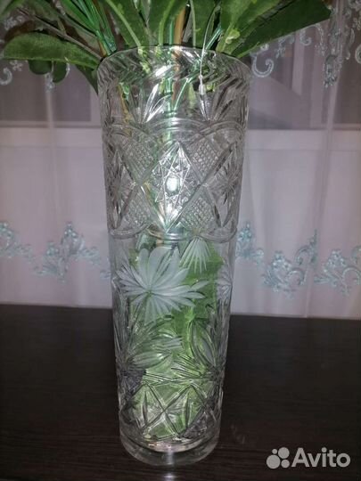 Ваза для цветов хрустальная