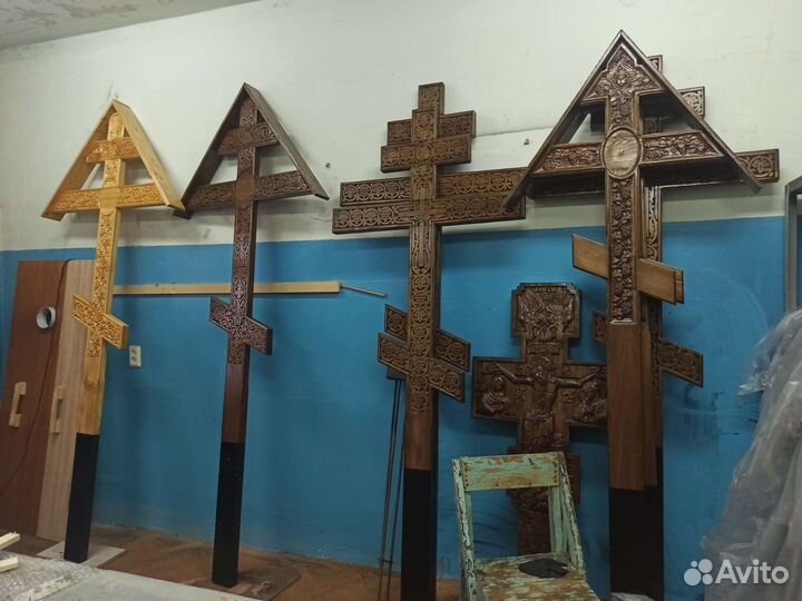 Крест могильный резной деревянный на могилу