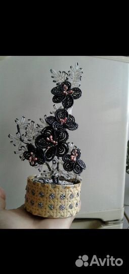 Цветок из бисера