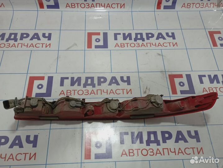 Фонарь задний в бампер левый Audi Q7 (4L) 4L0945095