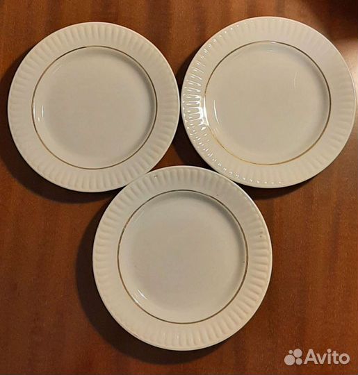 Тарелки блюдца молочник сахарница кофейная пара