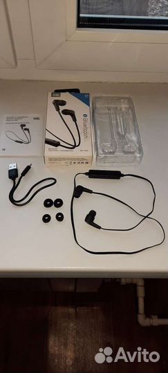 Наушники с микрофоном Bluetooth Earphones новые