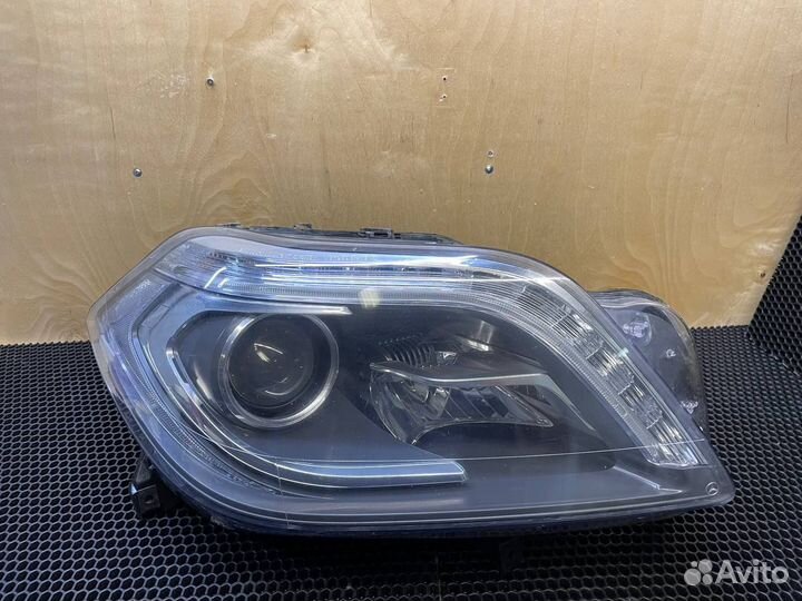 Правая фара Mercedes GL x166