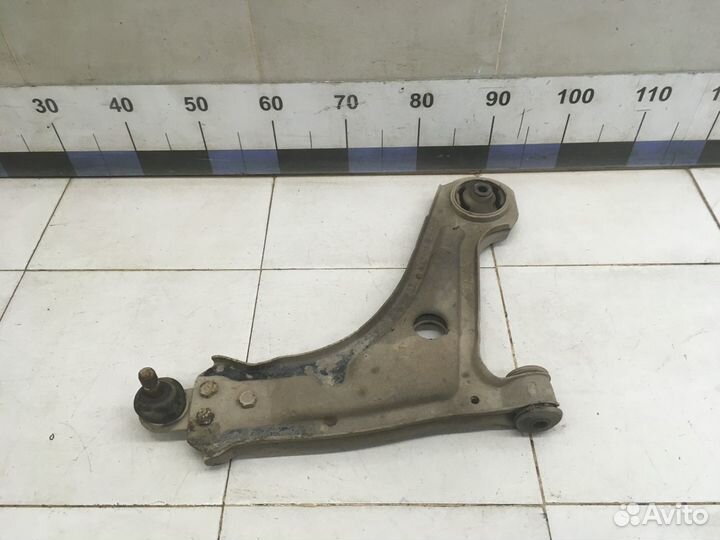 Рычаг передний правый Rezzo 2005-2010