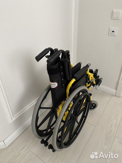 Детская инвалидная коляска