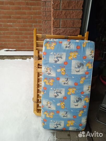 Детская кроватка