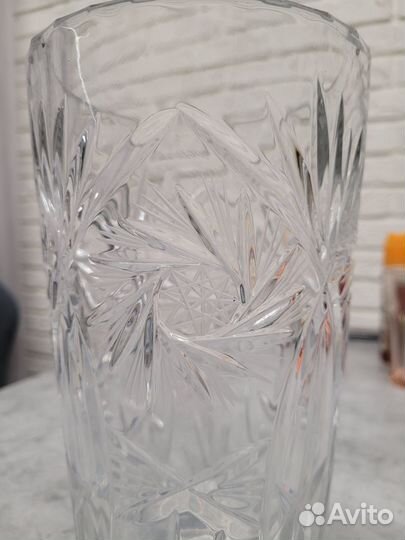 Большая хрустальная ваза для цветов