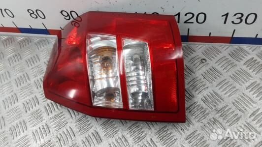 Фонарь задний правый chrysler 300C 1 (4BL18MY01)