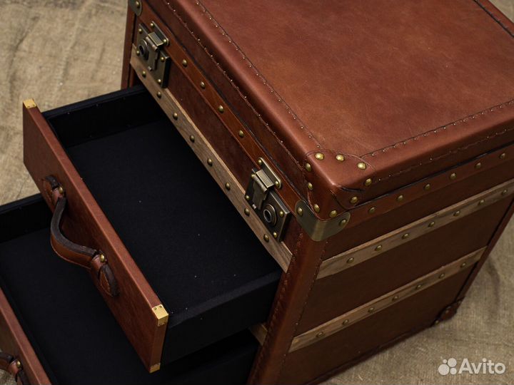 Тумба в стиле ретро