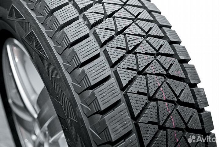 Bridgestone Blizzak DM-V2 285/50 R20 112