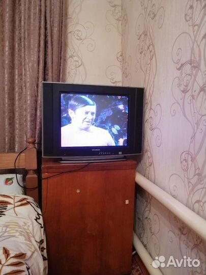 Телевизоры б/у рабочий и 2 нерабочий