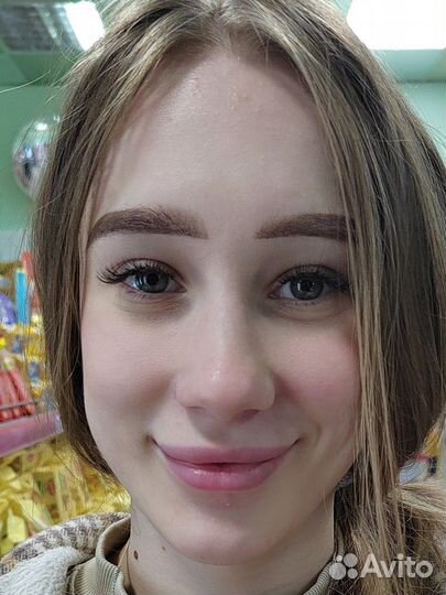 Модель на наращивание ресниц