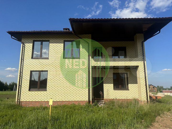 Коттедж 189,6 м² на участке 12 сот.