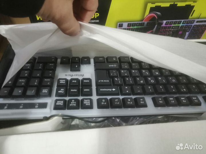 Игровой набор. Клавиатура, мышь, наушники, коврик