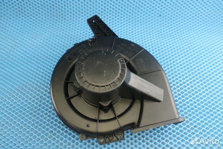 Моторчик отопителя Skoda Fabia 2 6Q1819015J