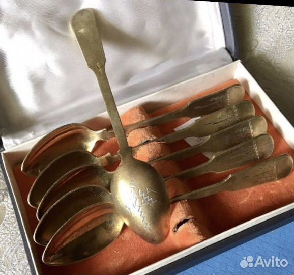 Серебряные ложки чайные